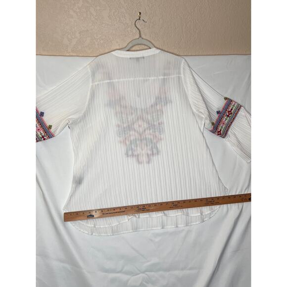 Calessa top size 1X white/multi pleats embroidery bell sleeve boho fairy angel - Picture 6 of 10
